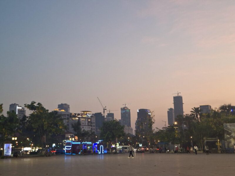 Phnom Penh at night digital nomad